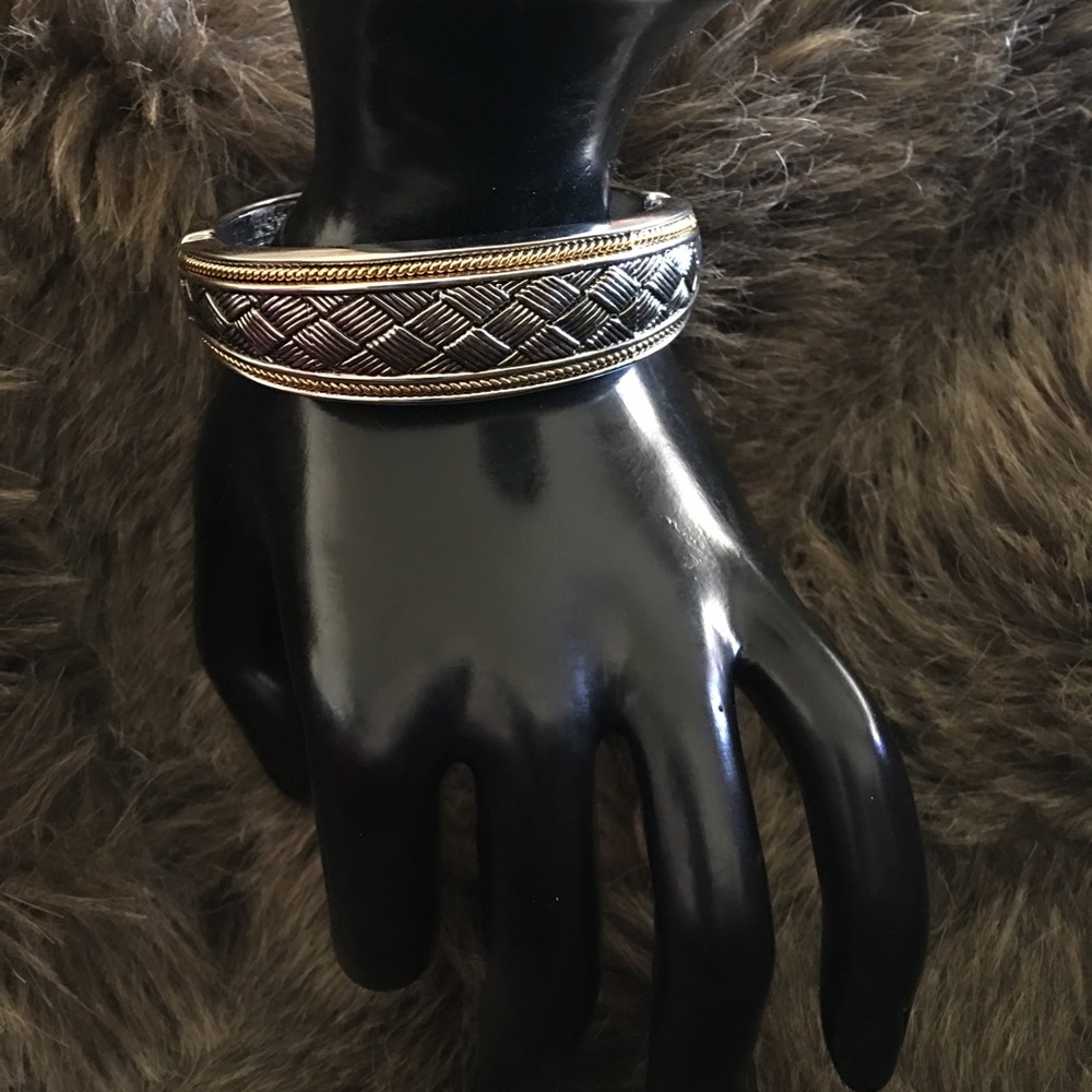Gorgeous multi tone braided detail clamp bracelet